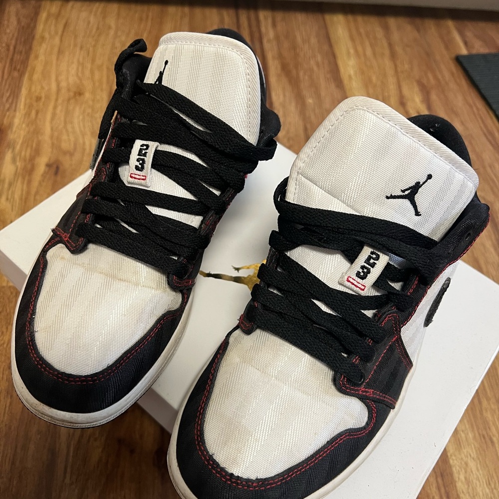 WMNS Air Jordan 1 Low SE Utility White/Black-Gym Red (Size 8.5)